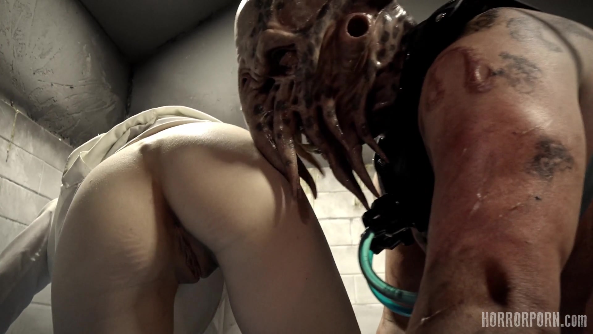 【神鬼猎奇】漂亮美乳女研究员误放章鱼怪猛男 被章鱼怪暴力强操三穴全开虐操干到虚脱 射一脸墨汁精液 高清1080P版