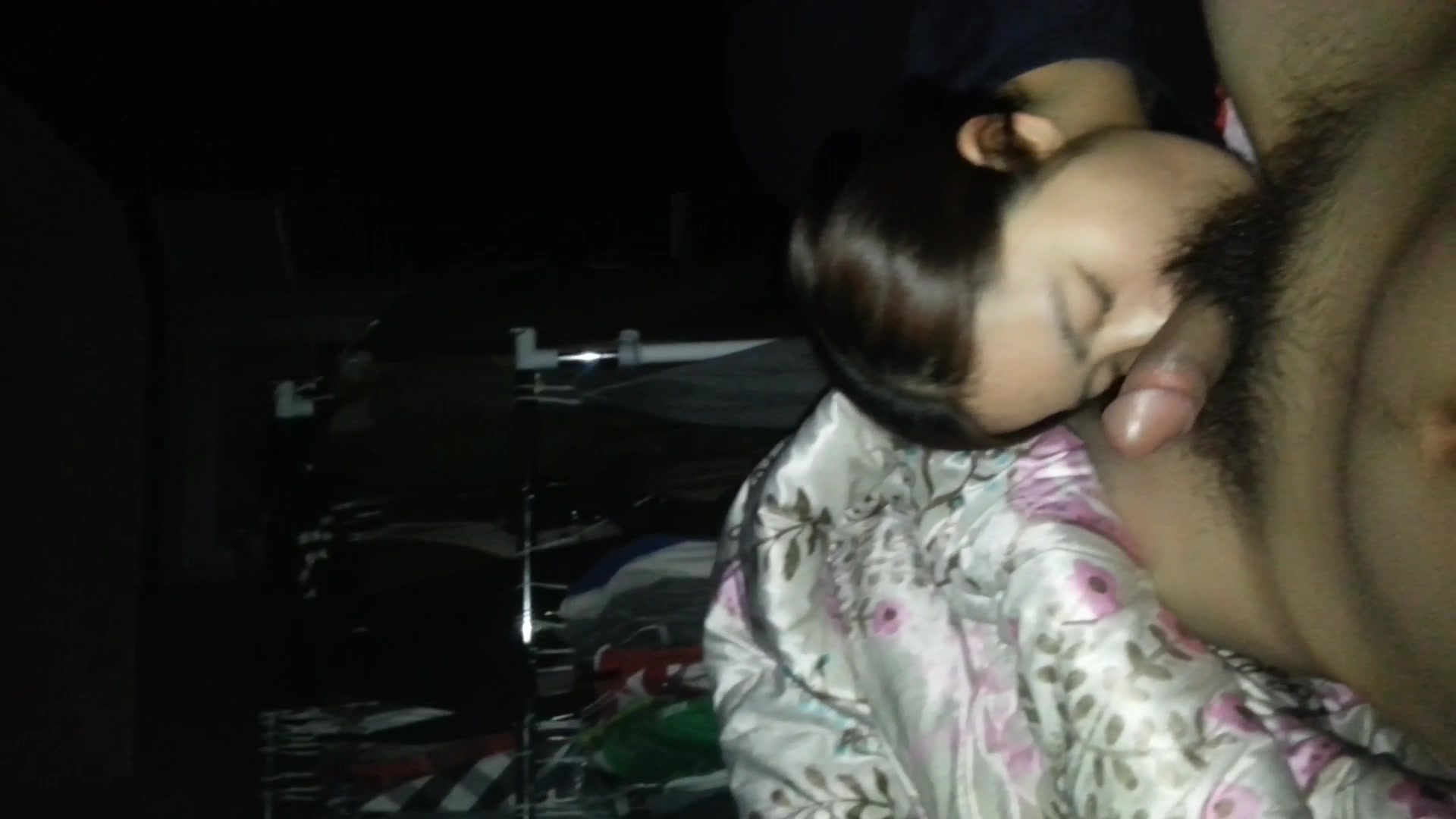 长发气质小姑娘 认真的舔蛋蛋 吃肉棒 啪啪时被插的嗯嗯叫