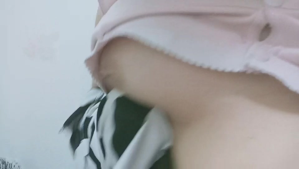 刚成年的高中大胸妹