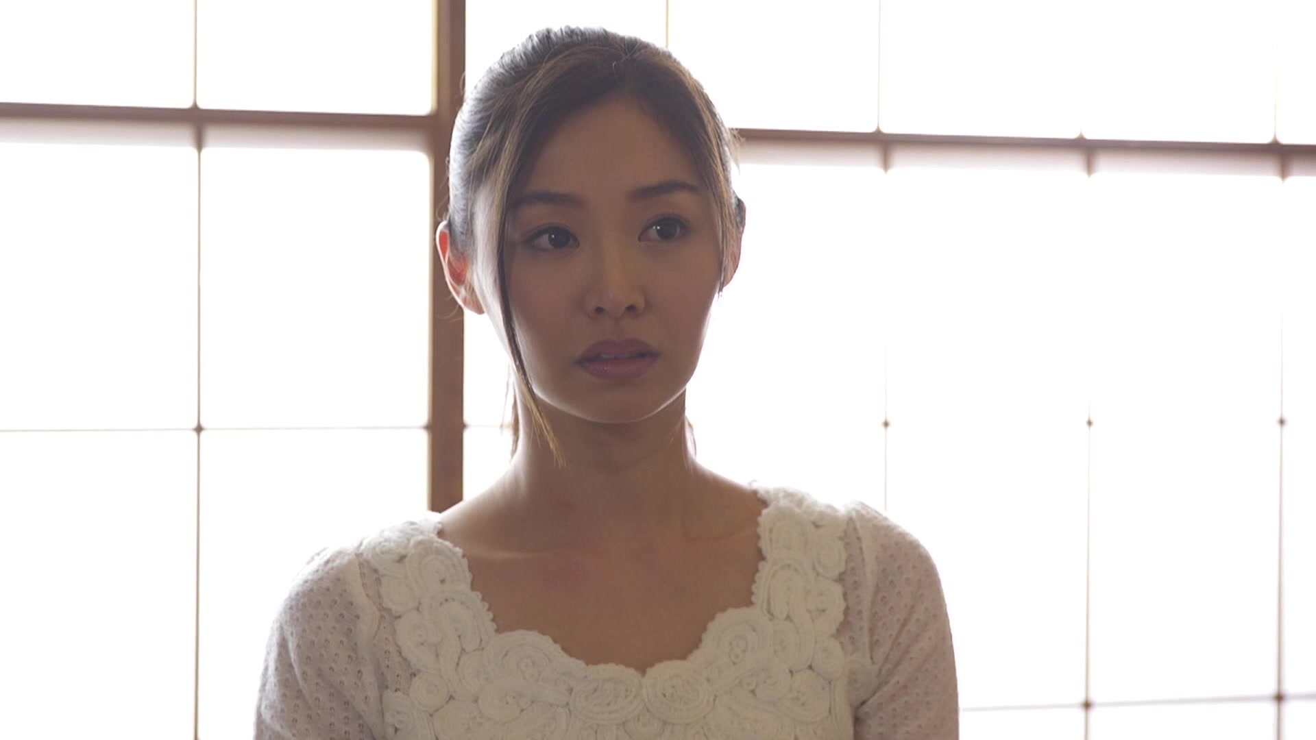 [RBD-858] 偷偷靠近鄰人 被尾隨者喜歡的人妻 夏目彩春 - 2of5