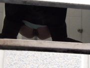 国产大学生厕拍系列1 可爱的妹子爱学习