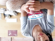 約00後學妹酒店網襪足交擼玩肉棒口交顏