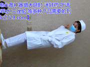 漂亮的护士姐姐为病人做特殊的治疗