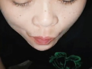 武汉少妇野外偷情第一次口爆吞精