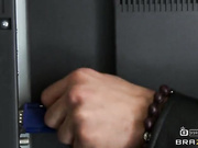 夫妻吵架，饥渴少妇偷情小偷