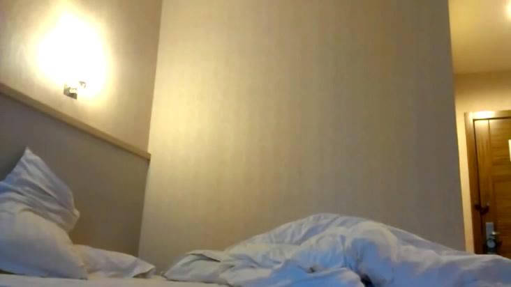 对白精彩呻吟给力的性感黑丝开裆高跟开房情趣自拍