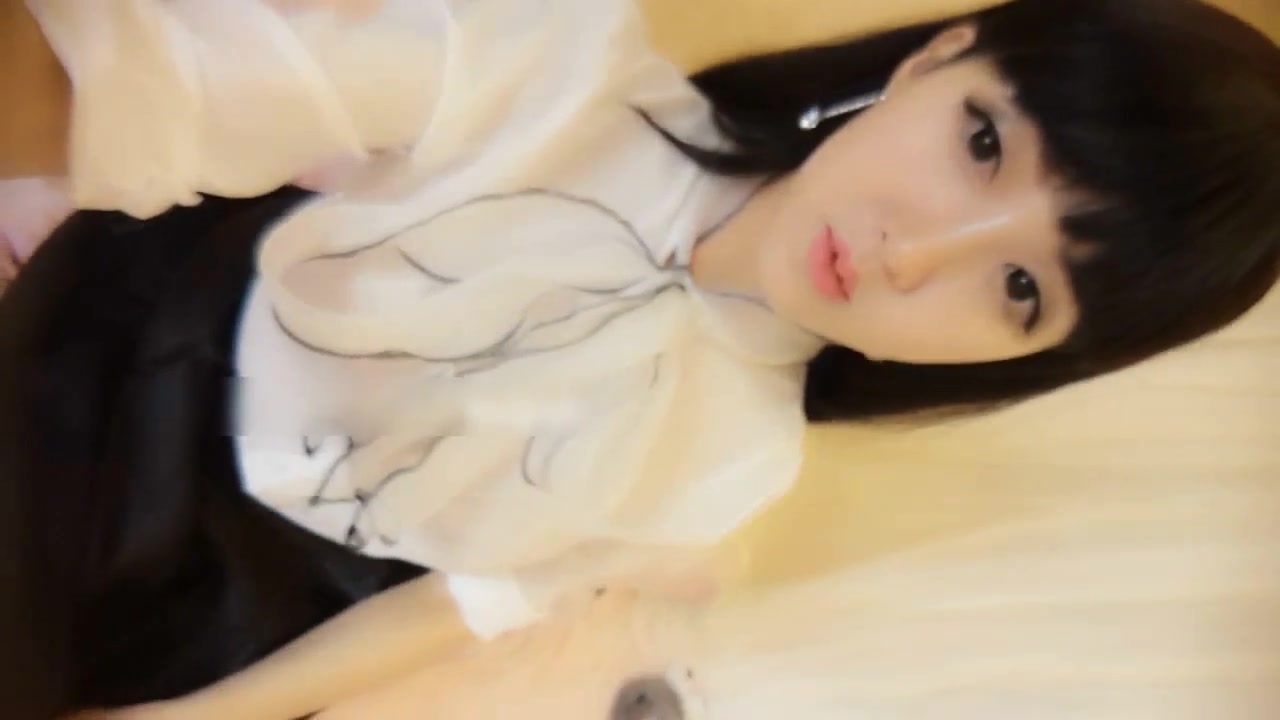 最新美女主播瞳孔MM和包皮小帅哥粉嫩美穴湿湿的